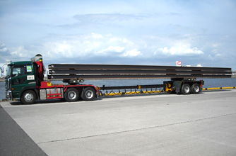 19.9mまでの長尺鋼材輸送のプロフェッショナルです。